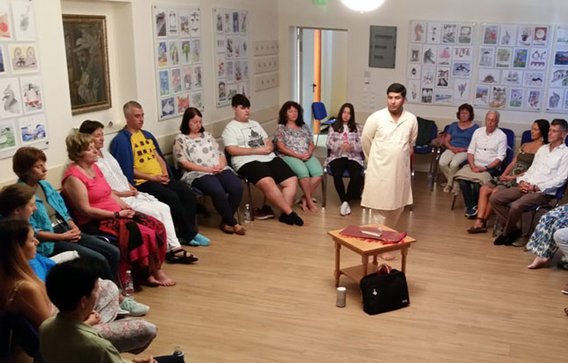Pioneering Social Enterprise Pioneering Social Enterprise